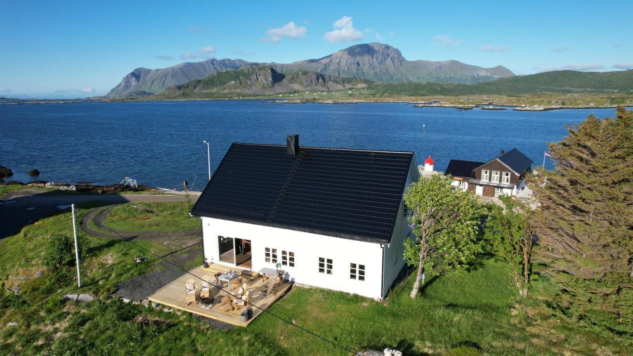 Villa Borgvag - A Unique Seafront Villa In The Heart Of Lofoten Bostad Bagian luar foto
