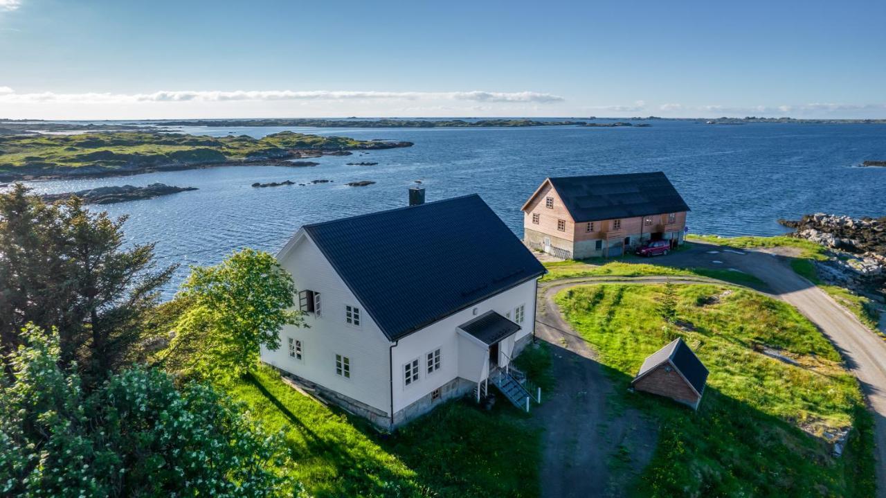 Villa Borgvag - A Unique Seafront Villa In The Heart Of Lofoten Bostad Bagian luar foto